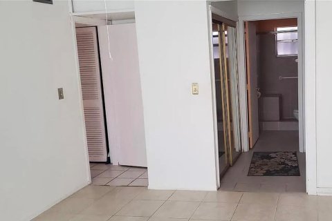 Condo in Lauderhill, Florida, 2 bedrooms № 2177036 - photo 17