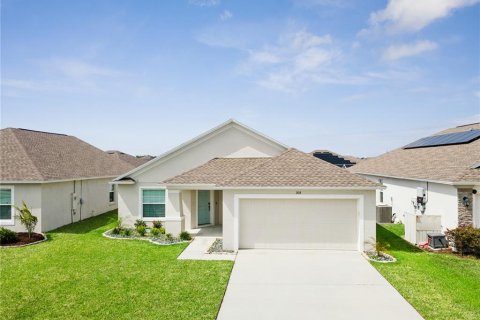 House in Winter Haven, Florida 3 bedrooms, 163.32 sq.m. № 2093493