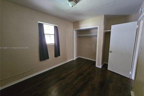 Casa en venta en Lauderhill, Florida, 4 dormitorios, 101.45 m2 № 1120849 - foto 17