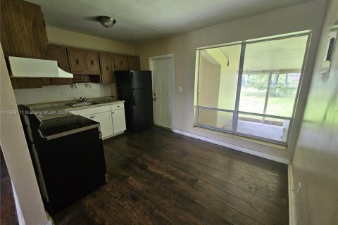 Casa en venta en Lauderhill, Florida, 4 dormitorios, 101.45 m2 № 1120849 - foto 10