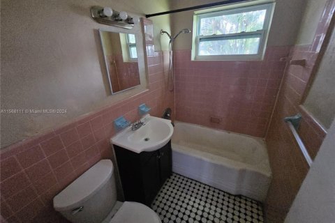 Casa en venta en Lauderhill, Florida, 4 dormitorios, 101.45 m2 № 1120849 - foto 7