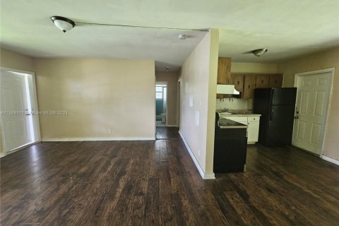 Casa en venta en Lauderhill, Florida, 4 dormitorios, 101.45 m2 № 1120849 - foto 11