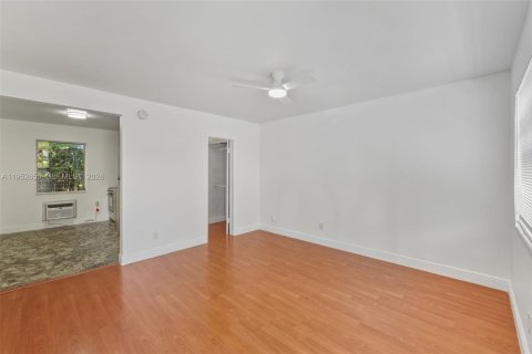 Copropriété à louer à Miami, Floride: 33.44 m2 № 2010851 - photo 3