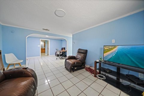 Villa ou maison à vendre à Tampa, Floride: 4 chambres, 151.8 m2 № 2419702 - photo 4