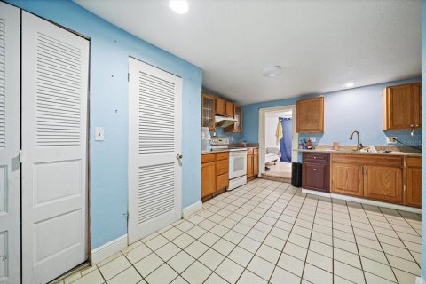 Villa ou maison à vendre à Tampa, Floride: 4 chambres, 151.8 m2 № 2419702 - photo 10