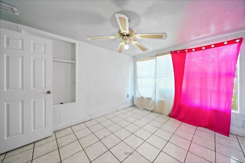 Villa ou maison à vendre à Tampa, Floride: 4 chambres, 151.8 m2 № 2419702 - photo 13