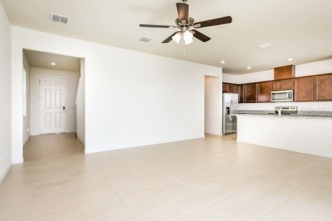 Villa ou maison à louer à Kissimmee, Floride: 5 chambres, 242.94 m2 № 1904196 - photo 5