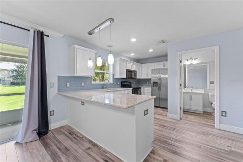 Townhouse in Valrico, Florida 2 bedrooms, 135.73 sq.m. № 1899188 - photo 10