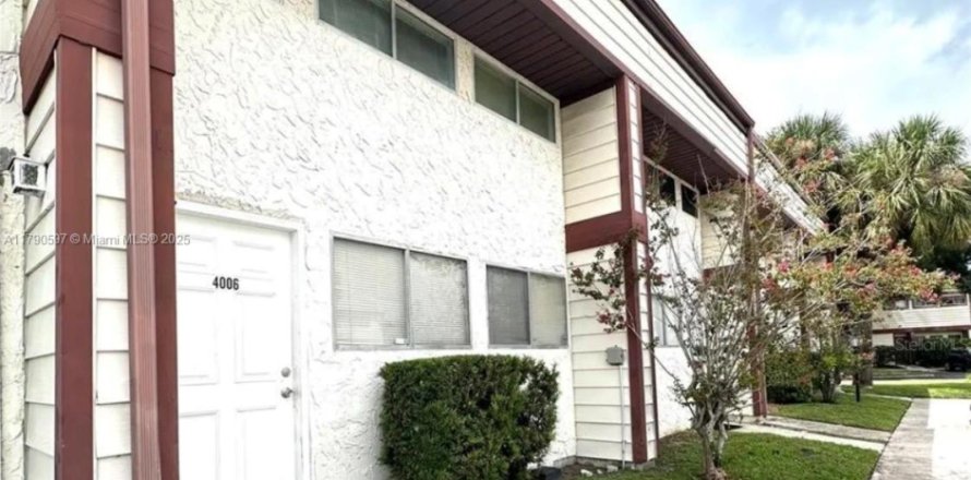 Кондоминиум с 1 спальней в Орландо, Флорида № 2035108