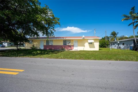 Propiedad comercial en venta en Hallandale Beach, Florida, 159.98 m2 № 1952597 - foto 9