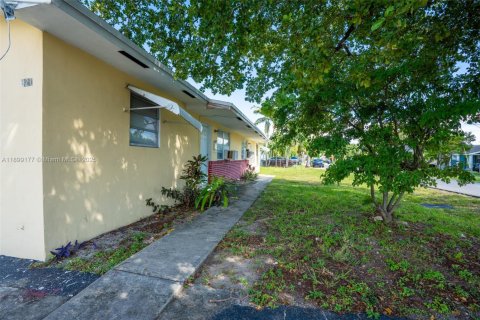 Propiedad comercial en venta en Hallandale Beach, Florida, 159.98 m2 № 1952597 - foto 6