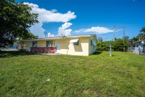 Propiedad comercial en venta en Hallandale Beach, Florida, 159.98 m2 № 1952597 - foto 8