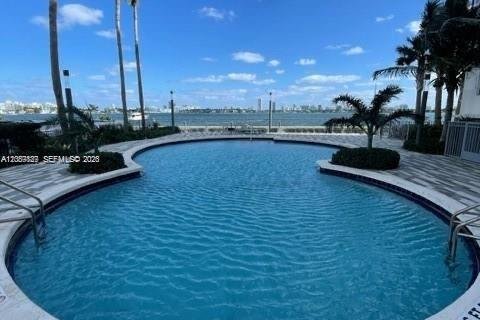 Apartment in North Bay Village, Florida 1 bedroom, 76.64 sq.m. № 2369795