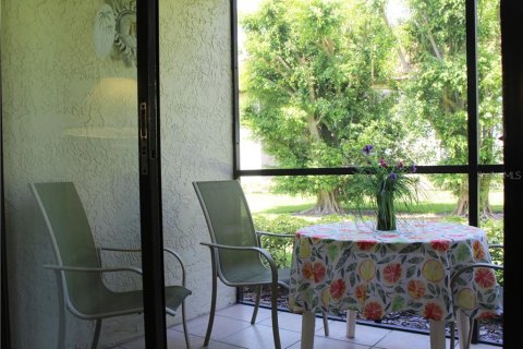 Condo in Bradenton, Florida, 2 bedrooms  № 213422 - photo 19
