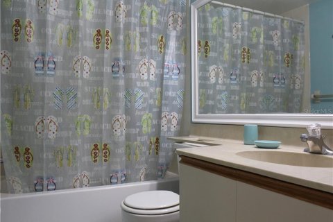 Condo in Bradenton, Florida, 2 bedrooms  № 213422 - photo 16