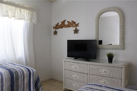 Condo in Bradenton, Florida, 2 bedrooms  № 213422 - photo 18