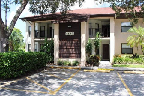 Condo in Bradenton, Florida, 2 bedrooms  № 213422 - photo 2