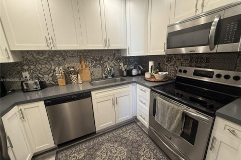 Condominio en Miami, Florida, 2 dormitorios  № 2088773