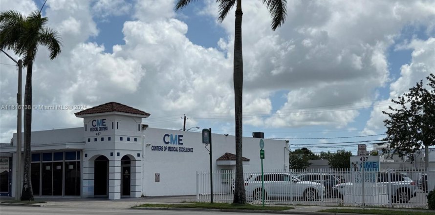 Commercial property in Homestead, Florida № 1775901