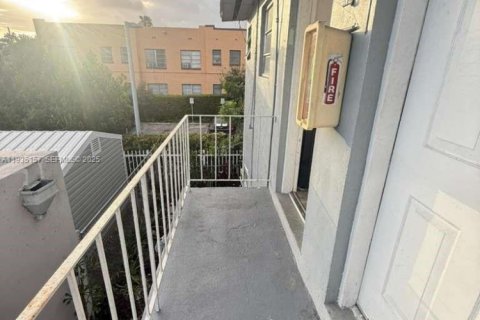 Villa ou maison à louer à Miami, Floride: 1 chambre, 56.95 m2 № 1993316 - photo 1