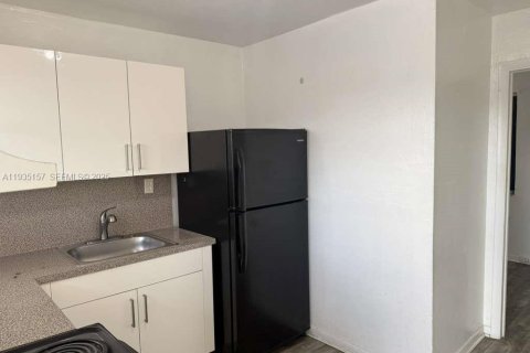 Villa ou maison à louer à Miami, Floride: 1 chambre, 56.95 m2 № 1993316 - photo 2