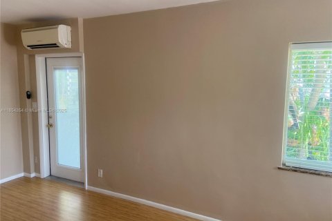 Villa ou maison à louer à Fort Lauderdale, Floride: 1 chambre, 61.32 m2 № 1872064 - photo 14