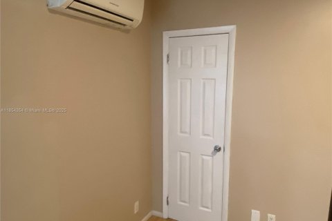 Villa ou maison à louer à Fort Lauderdale, Floride: 1 chambre, 61.32 m2 № 1872064 - photo 21