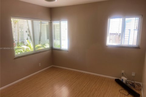 Villa ou maison à louer à Fort Lauderdale, Floride: 1 chambre, 61.32 m2 № 1872064 - photo 15
