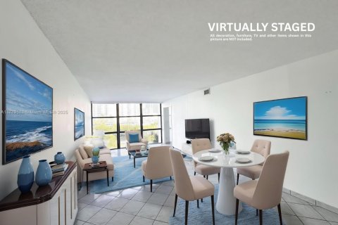 Copropriété à vendre à Hallandale Beach, Floride: 2 chambres, 99.87 m2 № 1688895 - photo 2