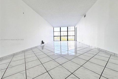 Copropriété à vendre à Hallandale Beach, Floride: 2 chambres, 99.87 m2 № 1688895 - photo 16