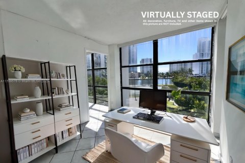 Copropriété à vendre à Hallandale Beach, Floride: 2 chambres, 99.87 m2 № 1688895 - photo 4