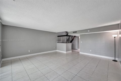 Copropriété à vendre à Coral Springs, Floride: 2 chambres, 125.42 m2 № 1948147 - photo 24