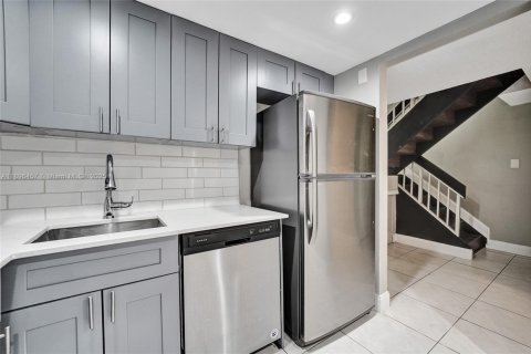 Copropriété à vendre à Coral Springs, Floride: 2 chambres, 125.42 m2 № 1948147 - photo 16