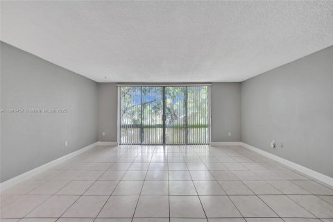 Copropriété à vendre à Coral Springs, Floride: 2 chambres, 125.42 m2 № 1948147 - photo 21