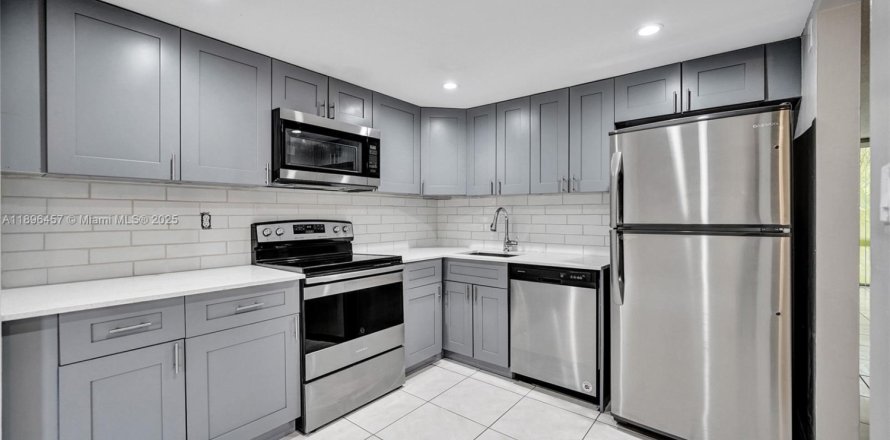 Condo à Coral Springs, Floride, 2 chambres  № 1948147