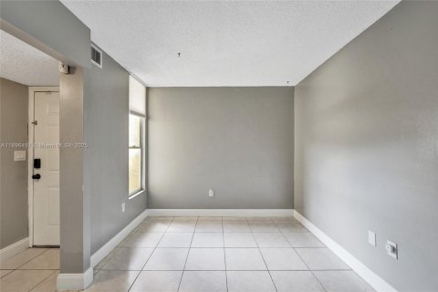 Copropriété à vendre à Coral Springs, Floride: 2 chambres, 125.42 m2 № 1948147 - photo 7