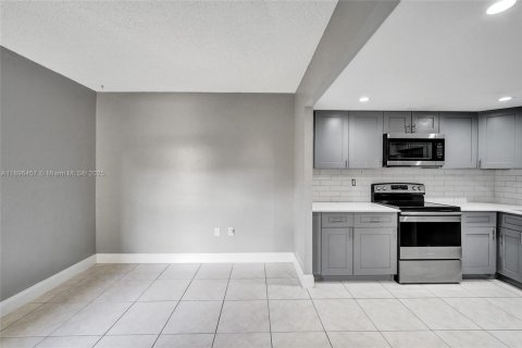 Copropriété à vendre à Coral Springs, Floride: 2 chambres, 125.42 m2 № 1948147 - photo 6