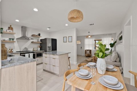 House in Bradenton, Florida 4 bedrooms, 164.44 sq.m. № 1625787 - photo 9