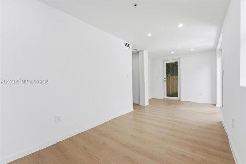 Touwnhouse à louer à Fort Lauderdale, Floride: 3 chambres № 2070949 - photo 6
