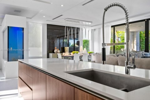 Villa ou maison à louer à Fort Lauderdale, Floride: 5 chambres, 562.8 m2 № 2194487 - photo 17