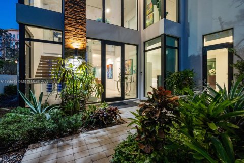 Villa ou maison à louer à Fort Lauderdale, Floride: 5 chambres, 562.8 m2 № 2194487 - photo 13