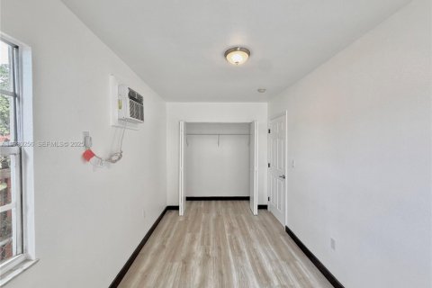 Снять в аренду виллу или дом в Майами, Флорида 2 спальни, 135.36м2, № 1989391 - фото 13