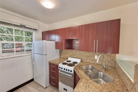 Снять в аренду виллу или дом в Майами, Флорида 2 спальни, 135.36м2, № 1989391 - фото 5