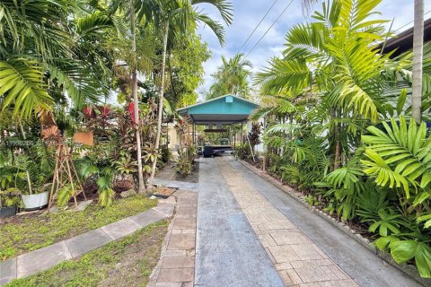 Снять в аренду виллу или дом в Майами, Флорида 2 спальни, 135.36м2, № 1989391 - фото 23