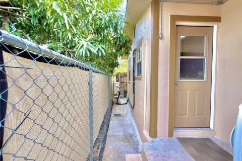 Снять в аренду виллу или дом в Майами, Флорида 2 спальни, 135.36м2, № 1989391 - фото 18