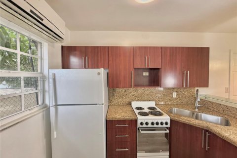 Снять в аренду виллу или дом в Майами, Флорида 2 спальни, 135.36м2, № 1989391 - фото 7