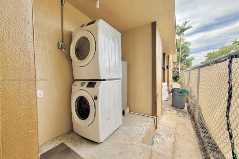 Снять в аренду виллу или дом в Майами, Флорида 2 спальни, 135.36м2, № 1989391 - фото 16