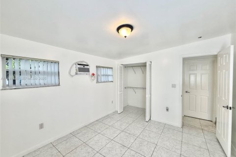 Снять в аренду виллу или дом в Майами, Флорида 2 спальни, 135.36м2, № 1989391 - фото 9