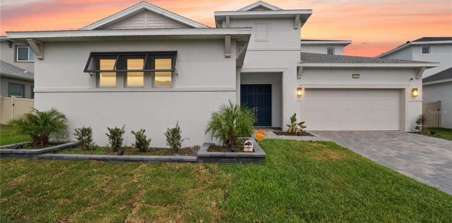 House in Wesley Chapel, Florida 6 bedrooms, 330.64 sq.m. № 1675151