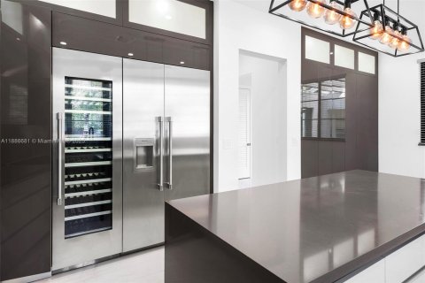 Купить виллу или дом в Корал-Гейблс, Флорида 5 спален, 319.58м2, № 1945395 - фото 13